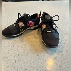 Like new Ted Baker London sneakers